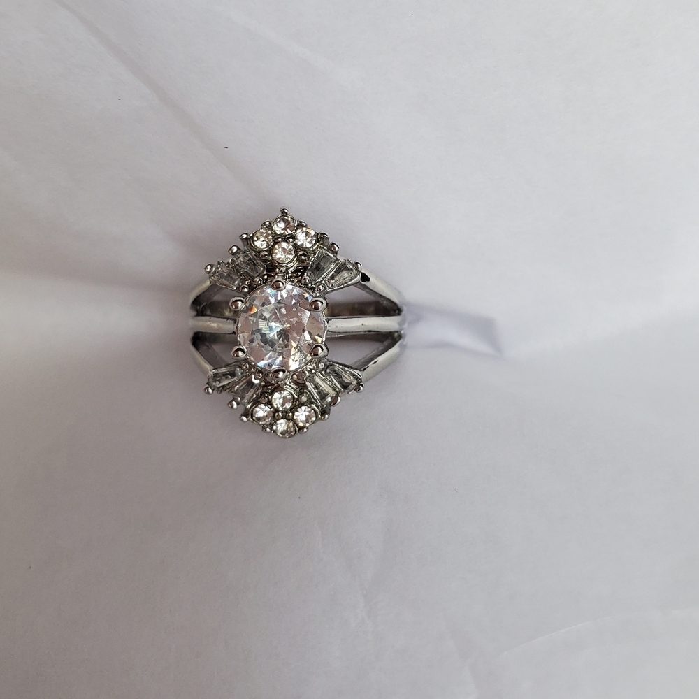 New Fashion White Sapphire Wedding Ring - Picture 3 of 4
